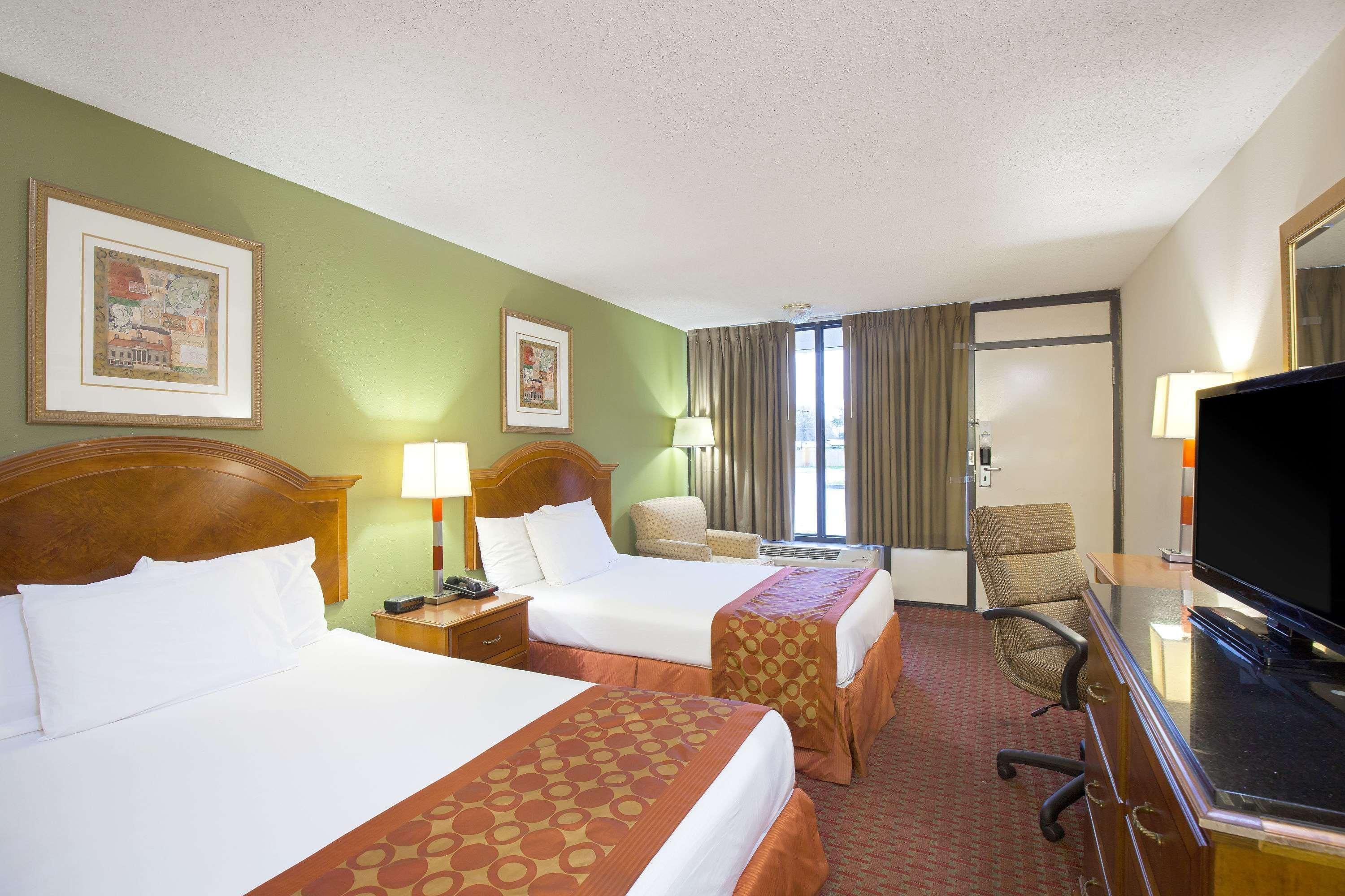 Days Inn Lafayette/University Exterior photo