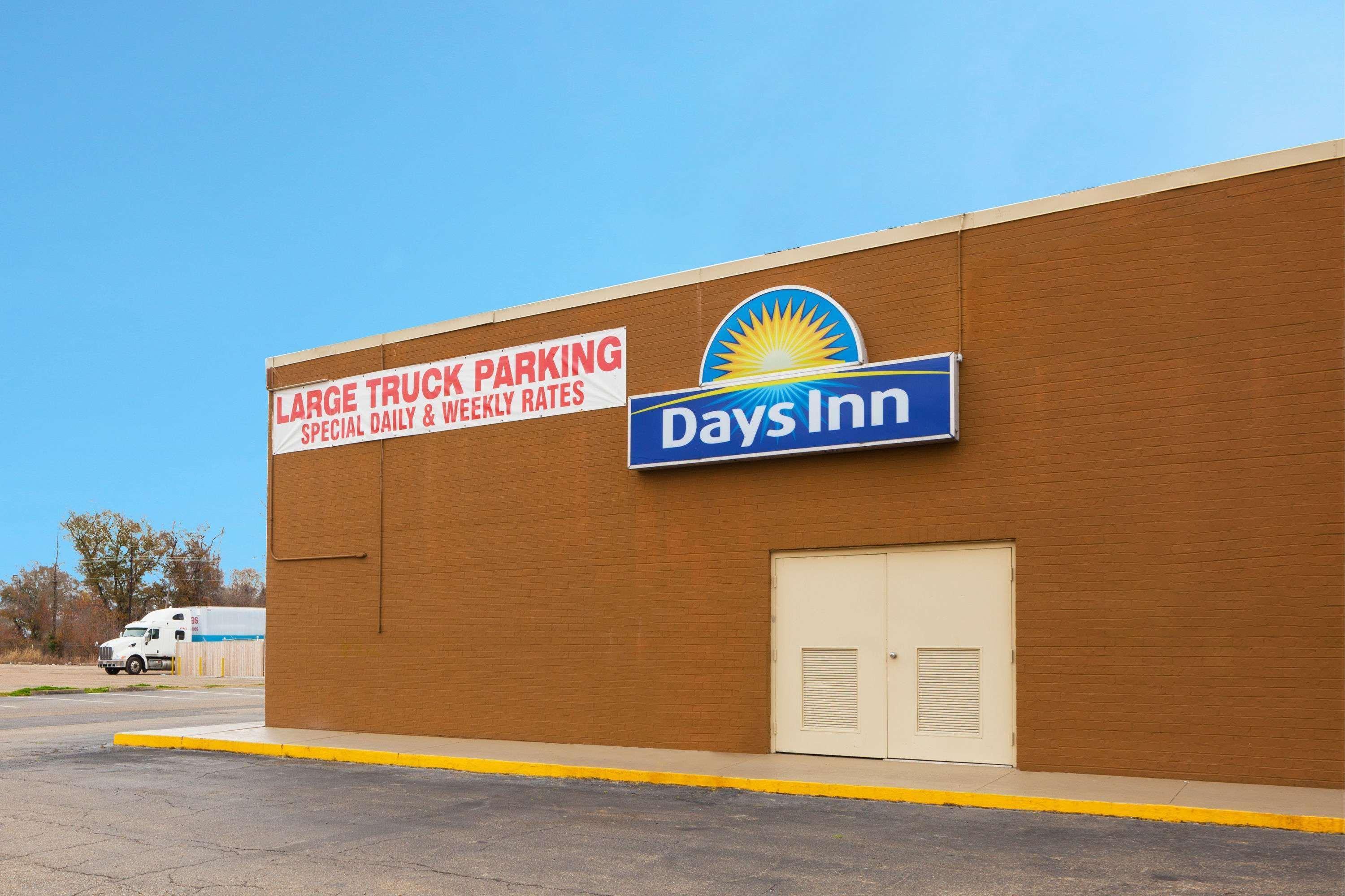 Days Inn Lafayette/University Exterior photo